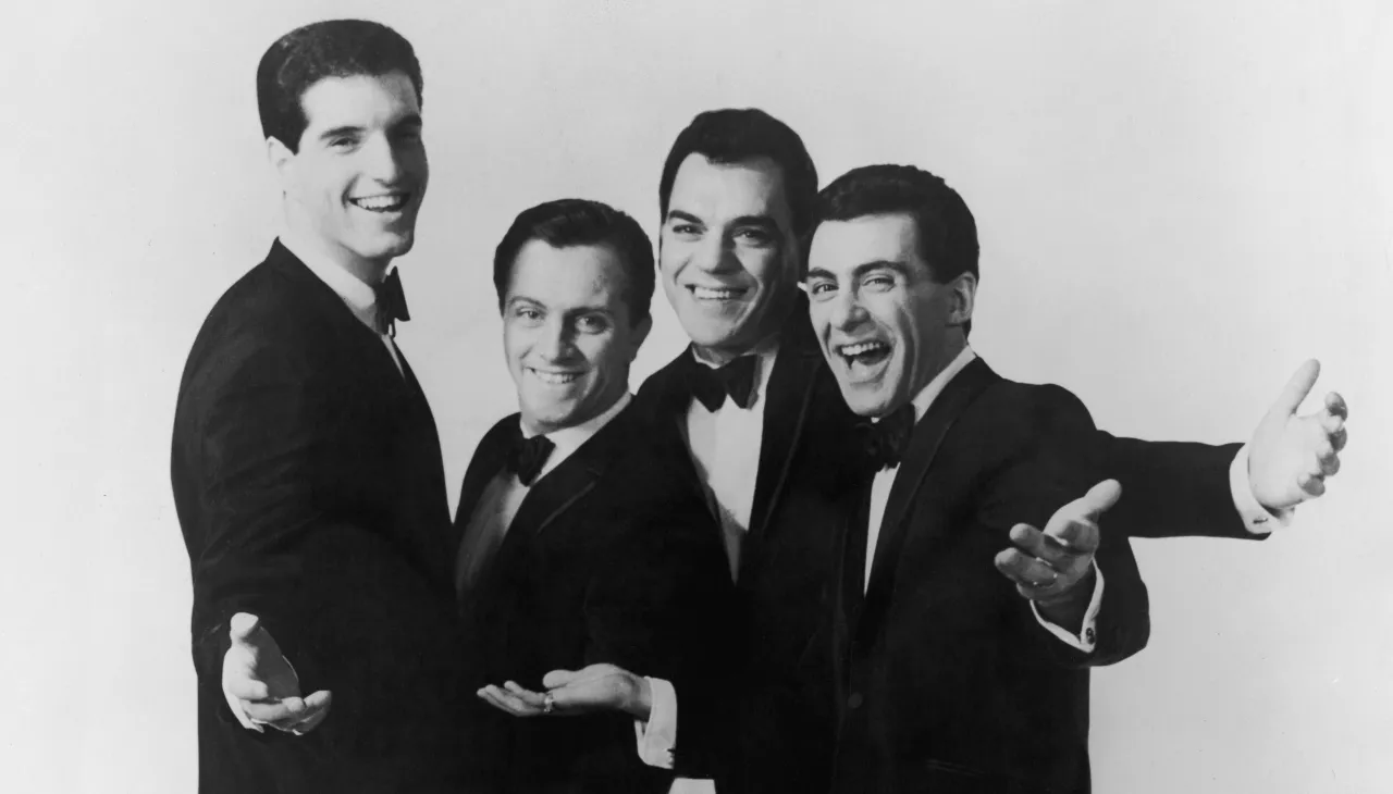 Frankie Valli and The Four Seasons – Walk Like A Man